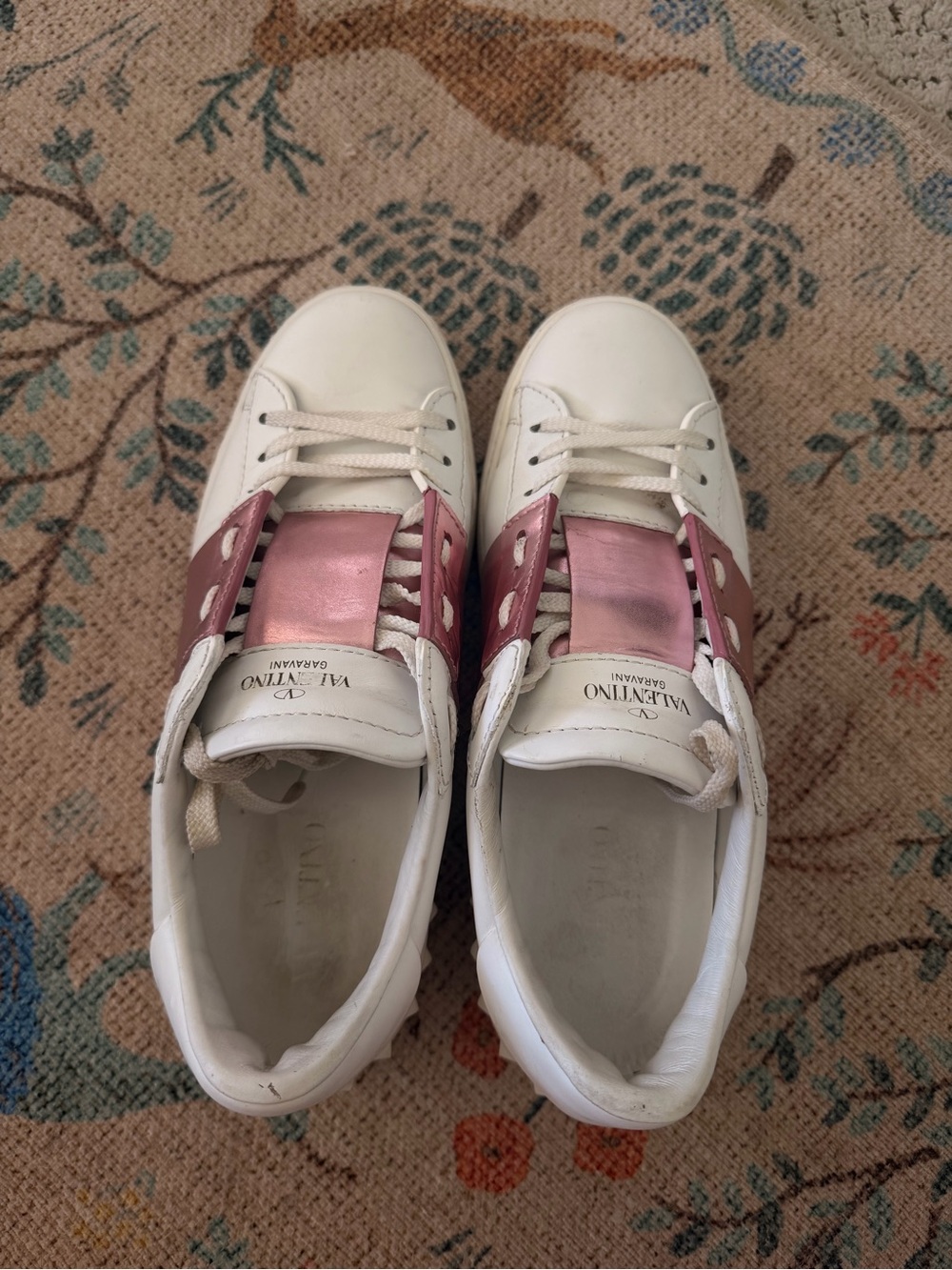 Valentino Garavani White Leather Sneakers with Pink Metallic Panel - Picture 13 of 16